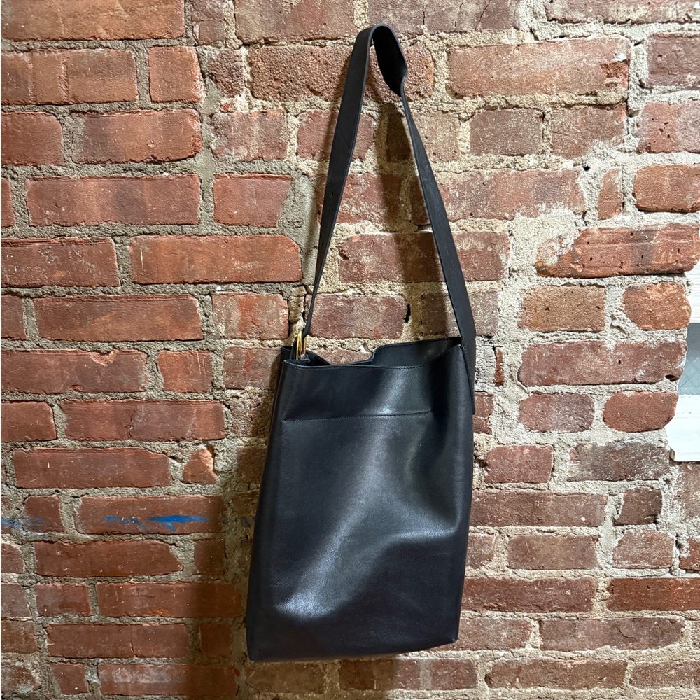 Madewell Essential Bucket Tote